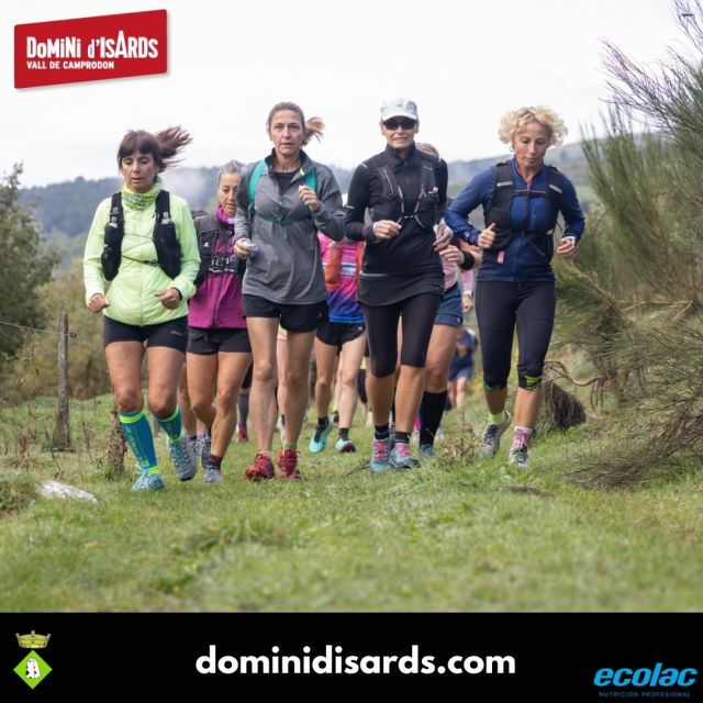 TRAINING CAMP CÓRRER EN FEMENÍ, L'EXPERIÈNCIA!!

La darrera edició del Femení ha estat, de nou, una experiència inoblidable. Un bon grapat de dones corredores, amb ganes d'aprendre, de compartir i de viure intensament, reunides durant dos dies a Espinavell, a la seu del Domini d'Isards, per treballar a fons amb la Sílvia Leal, la Núria Codina, el Pekas i l'equip de Nutriexper i treure'n tot el rendiment. Dies de dones i per a dones, dies de muntanya, dies de córrer i dies d'emocions.

Aquests caps de setmana són l'energia i el sentit del Domini d'Isards!!

Us deixem un tastet del cap de setmana amb les primeres fotos que ens han arribat del grandíssim Artur Ribera. A l'espera de les definitives, aprofita i dóna't d'alta al butlletí de l'estació, al peu de la web (bio). Rebràs puntualment tota la informació de les nostres activitats.

T'hi esperem!

#TrainingCampFemeni #TrailrunnerWoman #TrailrunningGirls #RunLikeaGirl #WomenRunners #DominidIsards #Ecolac #KeepMoving #NutricionDeportiva #GelEnergetico #BebidaRecuperadora #TrailRunning #RunningPyrenees #TrailandUltra #InstaTrail #InPyrenees #TrailrunningLife #InstaRunners #Espinavell #Molló #VallDeCamprodon #InstaPyrenees #VisitPirineus